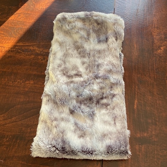 𝅺bundle of 2 Minky Scarves - Picture 8 of 10
